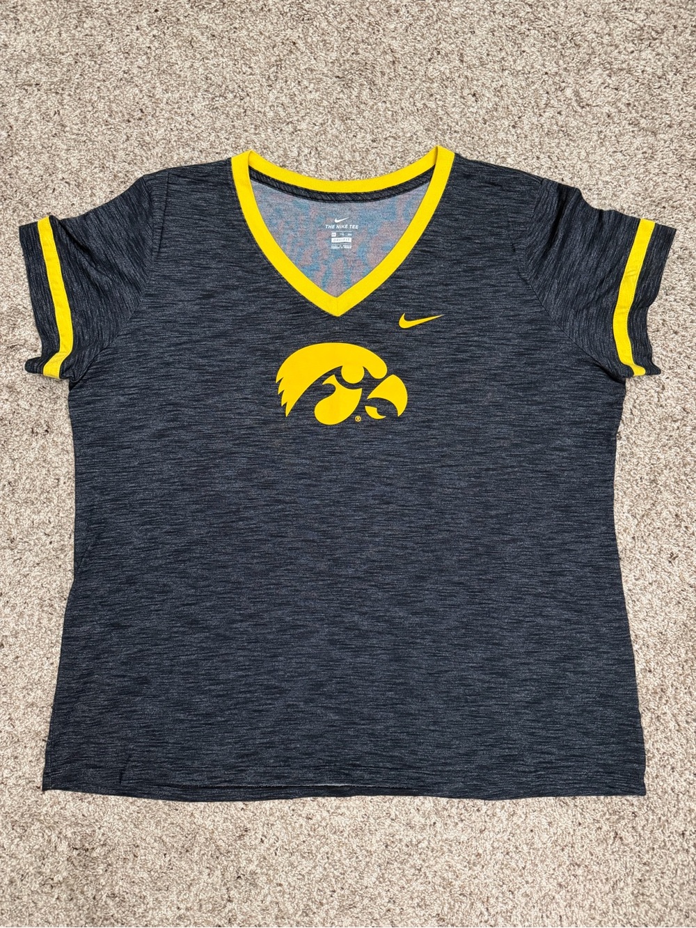 Nike Women’s Gray V-Neck Tee w/Hawkeyes Logo